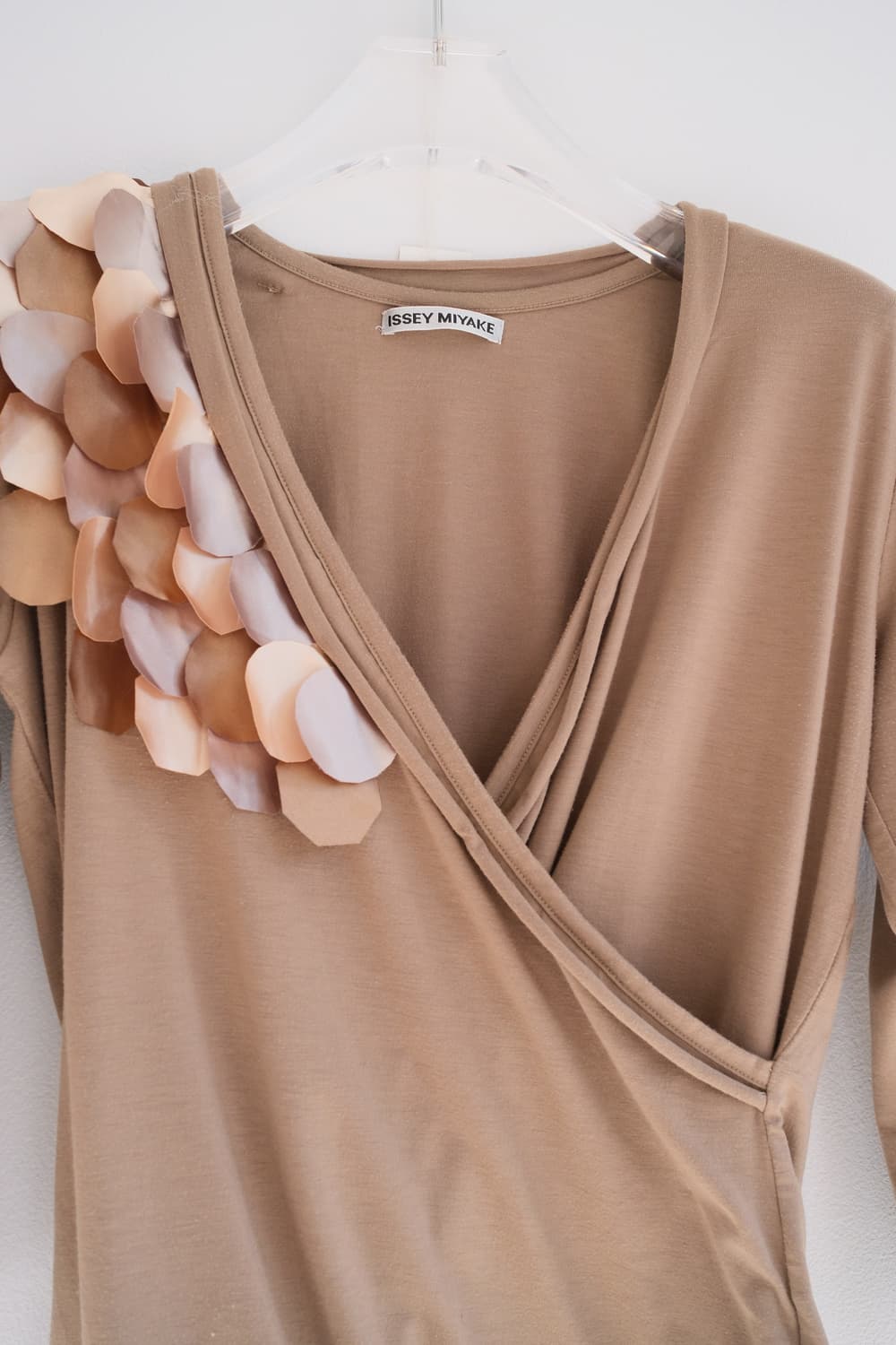 Corsage wrap top 상품이미지3