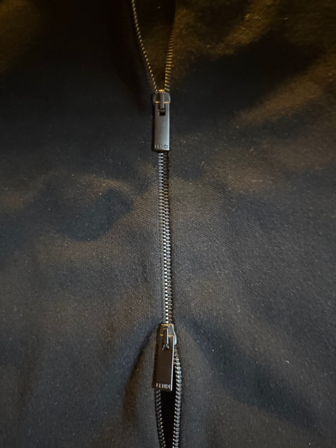 펜디 로고 테이프 블랙 집업 가디건 상품이미지5