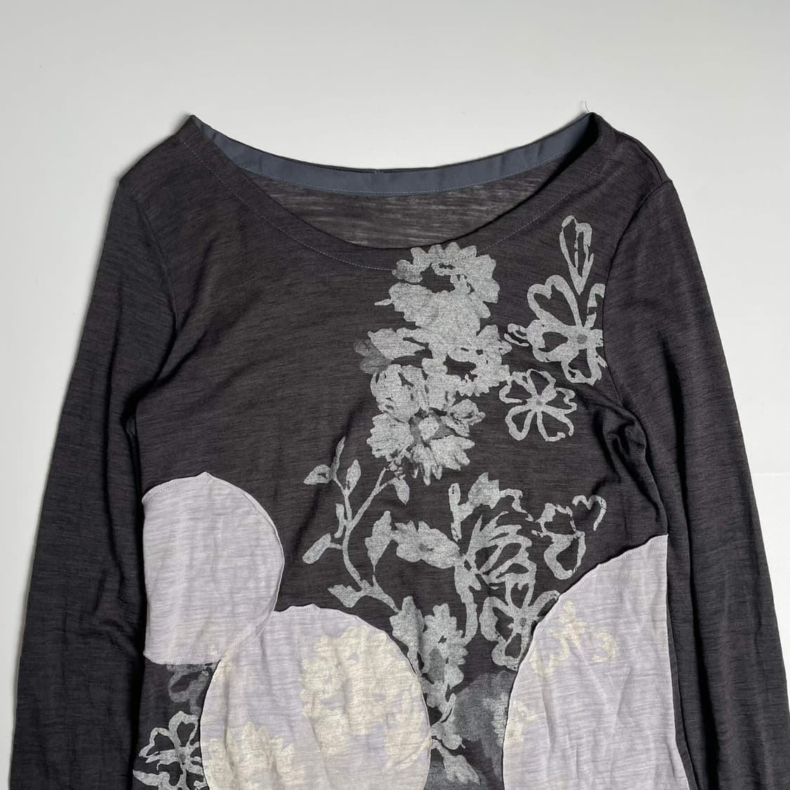 플라워 프린트 서클 패치 롱슬리브 (italy made) 상품이미지2