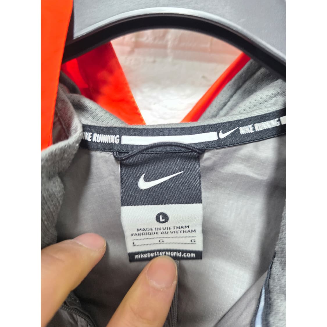 택포_ 나이키 메탈 스우시 바람막이 L 회색 상품이미지2