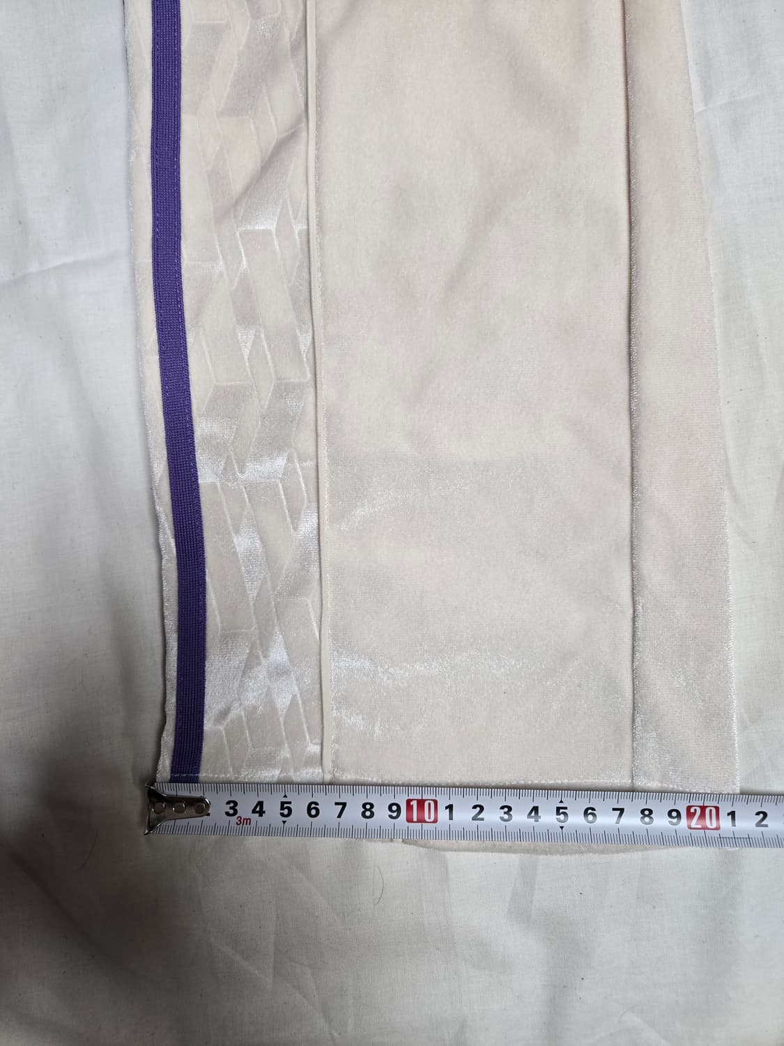 널디(Nerdy)  DNA 블록 벨벳 트랙 팬츠 크림 색상 상품이미지6