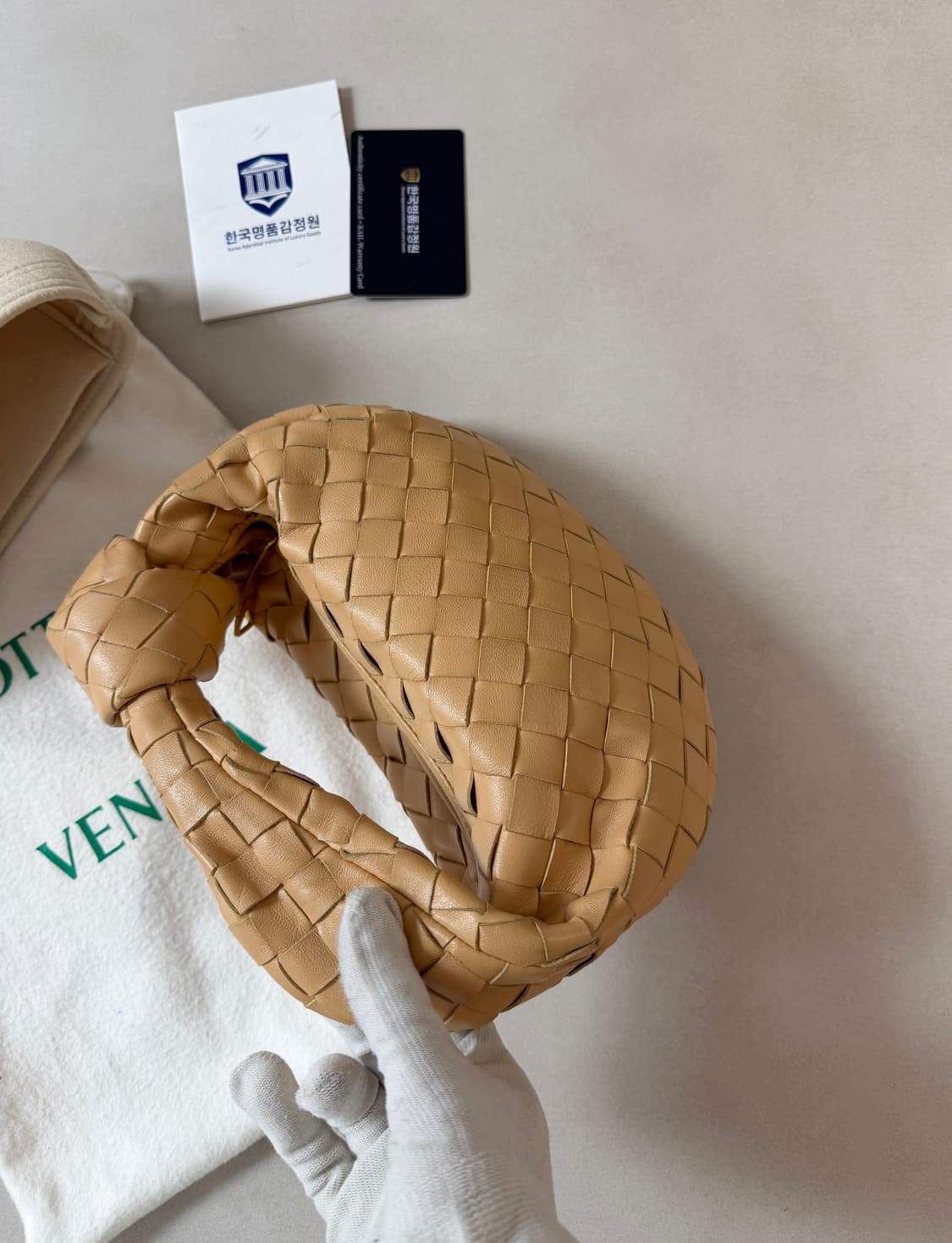 정품 보테가 베네타 조디백 미니 아몬드 상품이미지4