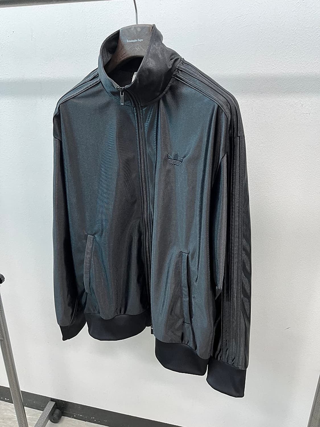 105) 아디다스 24ss 새틴 올블랙 파이어버드 상품이미지1