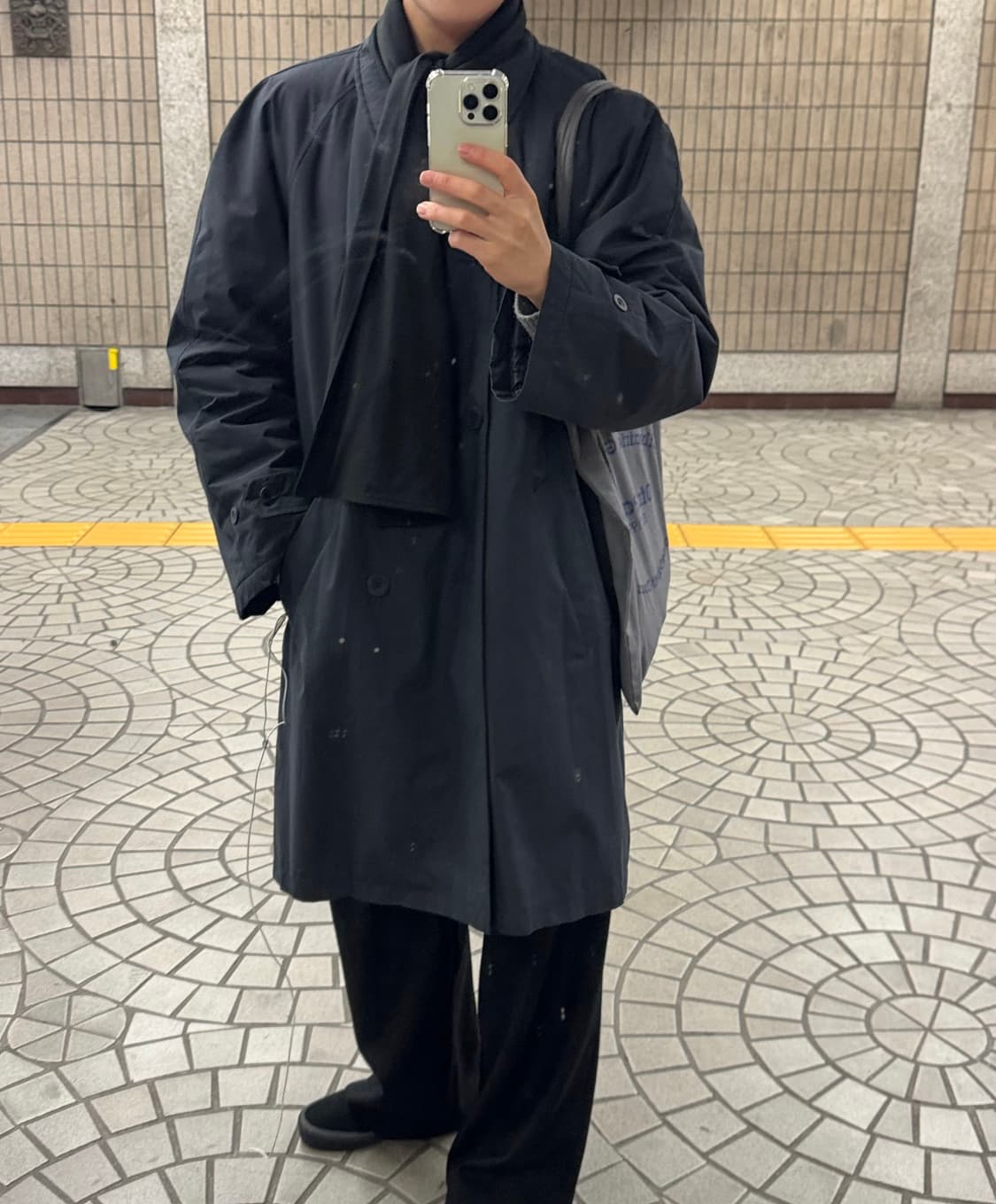 에르메네질도 제냐 패디드 라글란 코트 차콜 상품이미지3