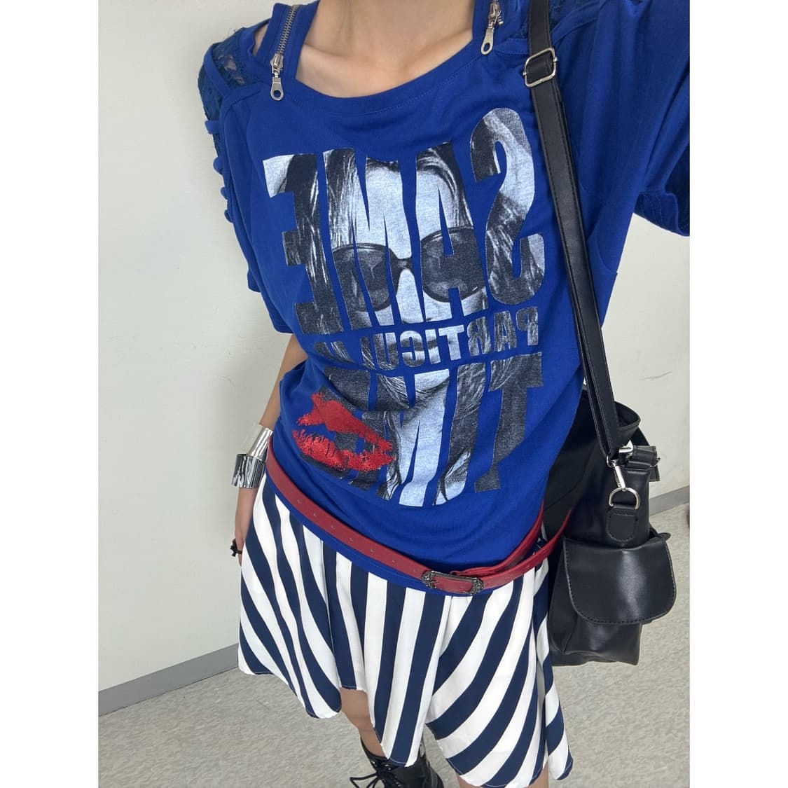 빈티지 y2k 오프숄더 펑크룩 반팔 상품이미지1