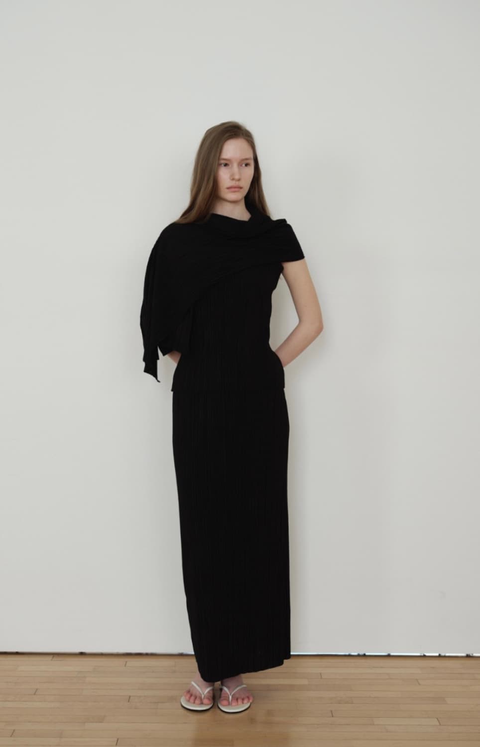 아르토 Pleats Top & Scarf Set_Black 상품이미지7