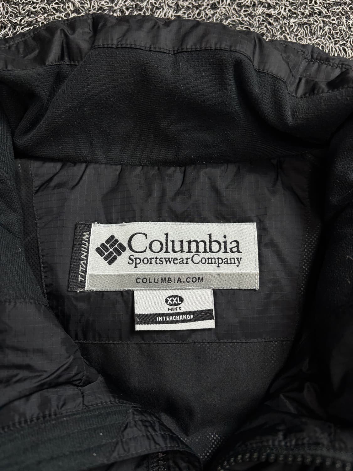 컬럼비아 USA 티타늄 옴니히트 다운 베스트 블랙 1882 상품이미지5