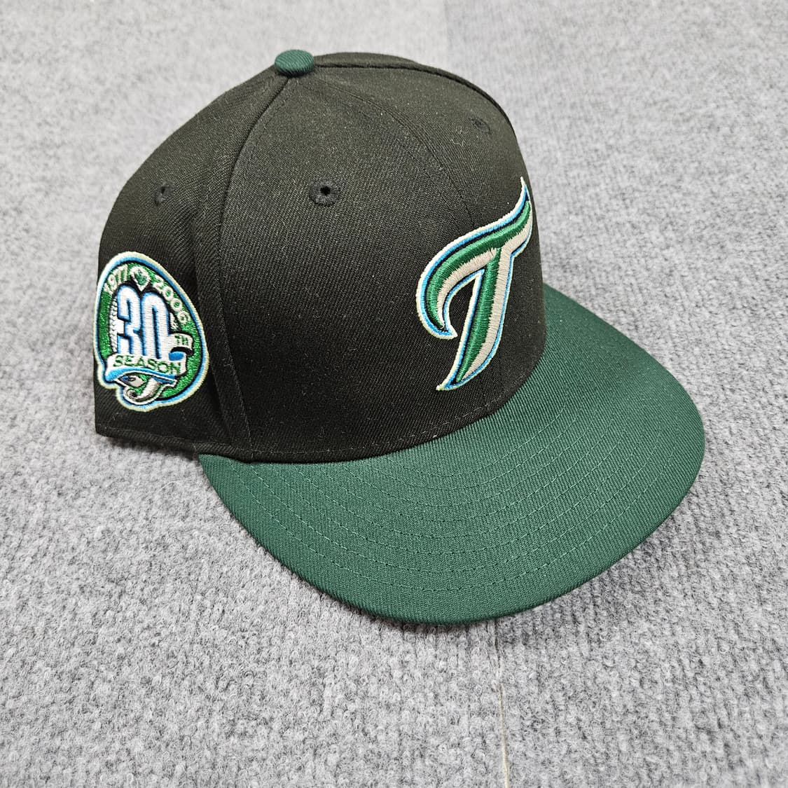 뉴에라 토론토 블랙/그린 30주년 모자(급처) 상품이미지2