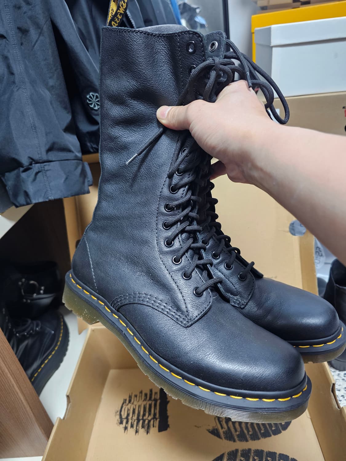 닥터마틴 나파 14홀 W270.42  롱부츠 상품이미지1