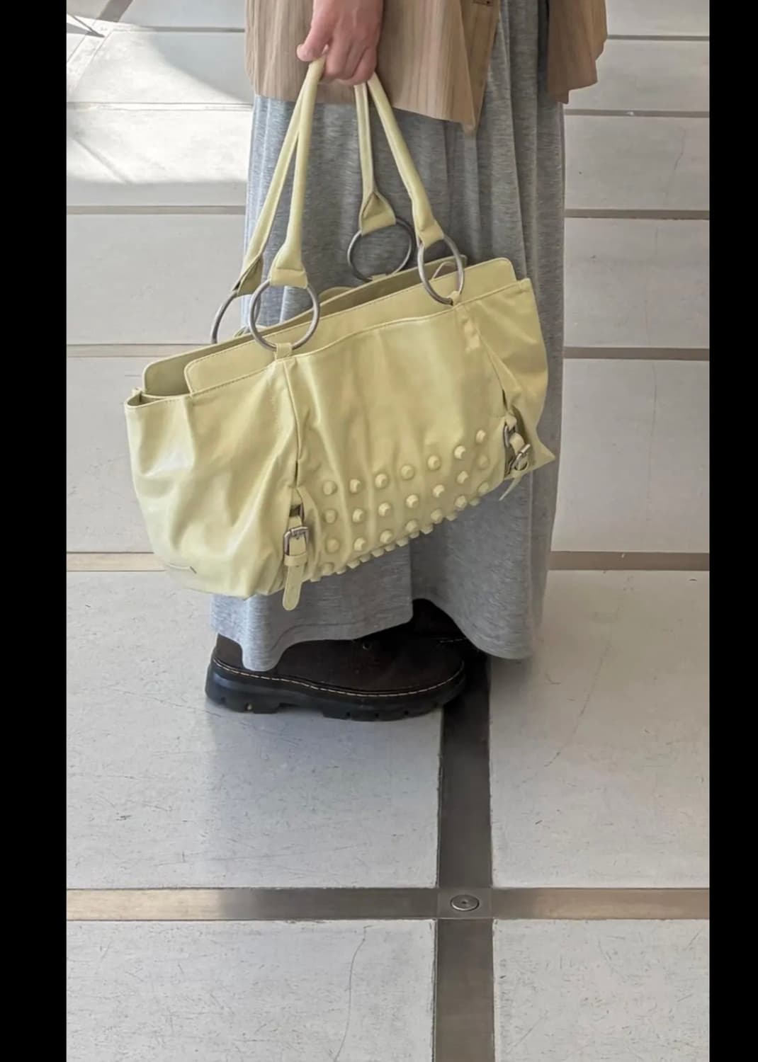 스컬프터 스터드 토트백 상품이미지1