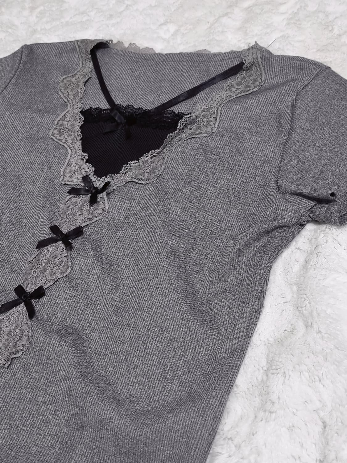 그레이 레이스 리본 포인트 반팔 티셔츠 상품이미지4