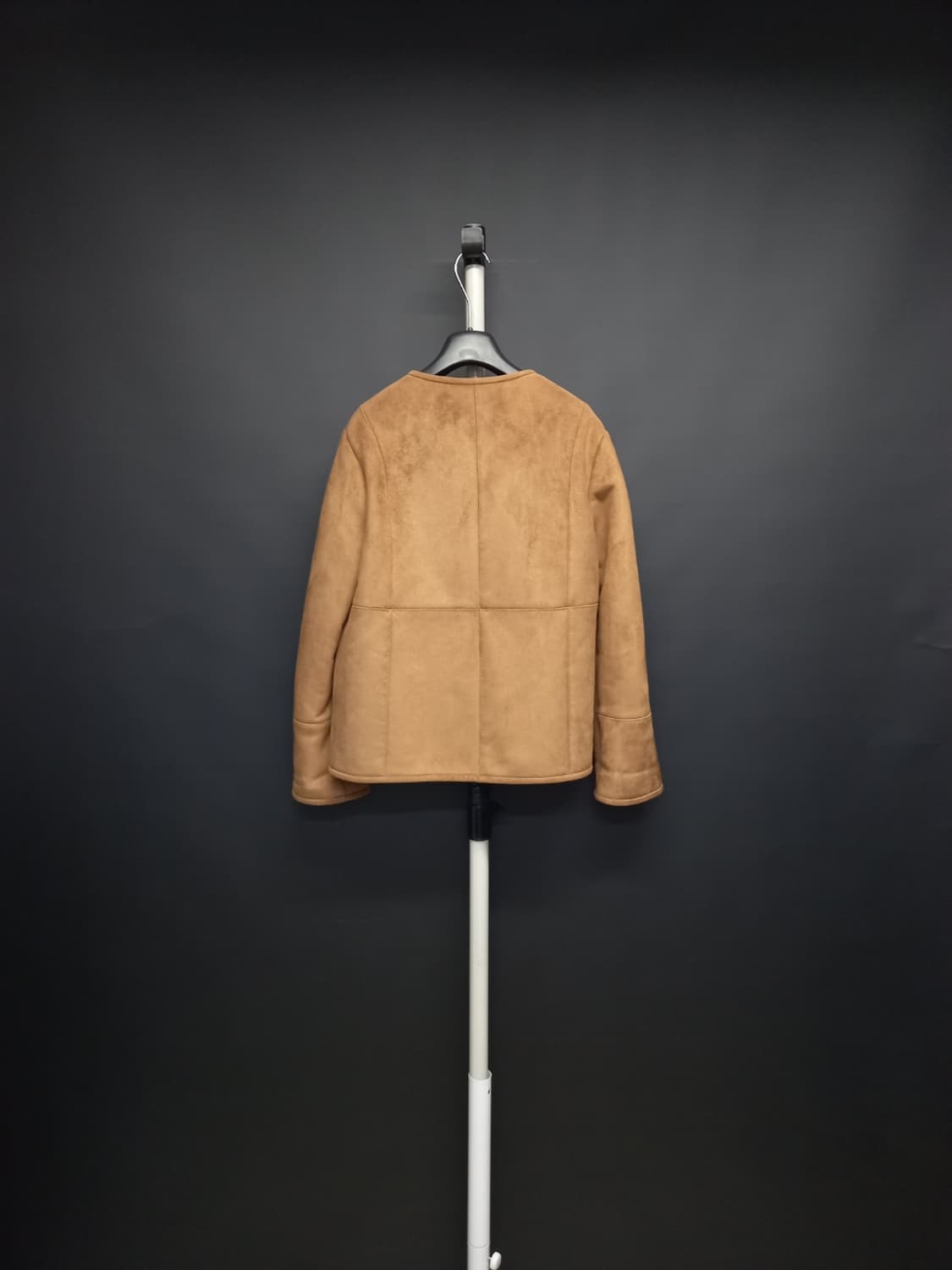 르비에르 LEVIERE 카멜 숏 무스탕 55.44 상품이미지4