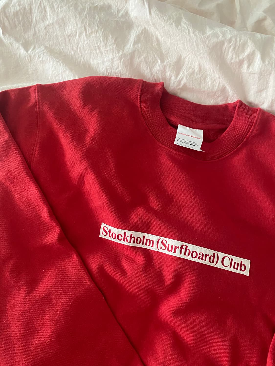 red sweatshirt 상품이미지1