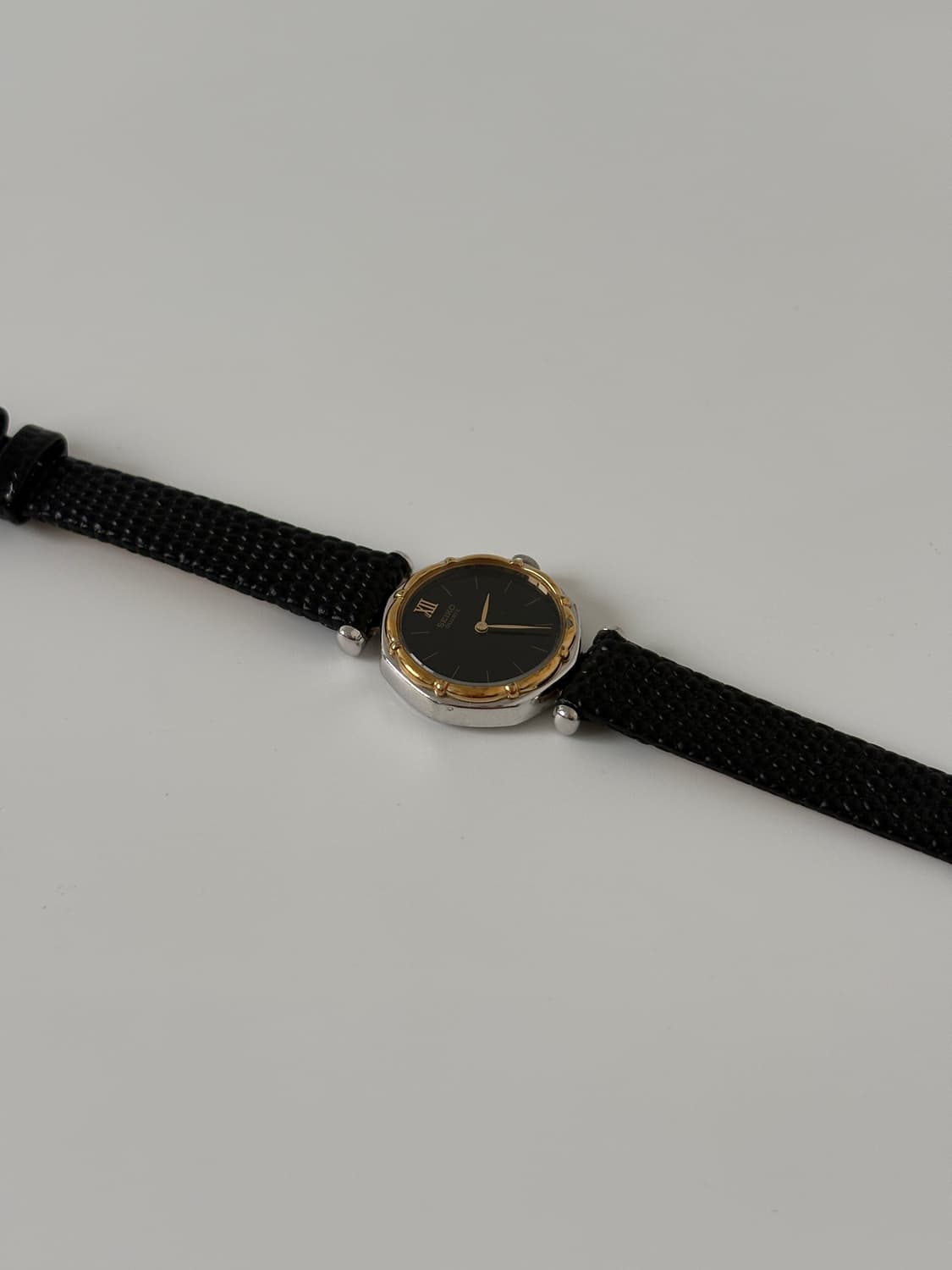 1980s Black Dial Gold Bezel Ladies Quart 상품이미지6