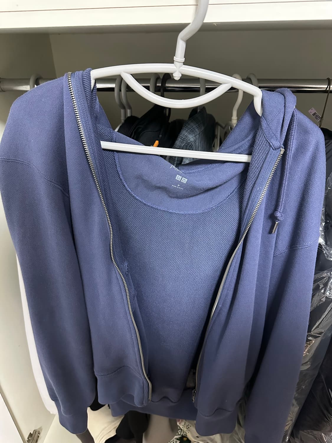 유니클로 jw앤더슨 스웨트오버사이즈풀집파카 상품이미지2