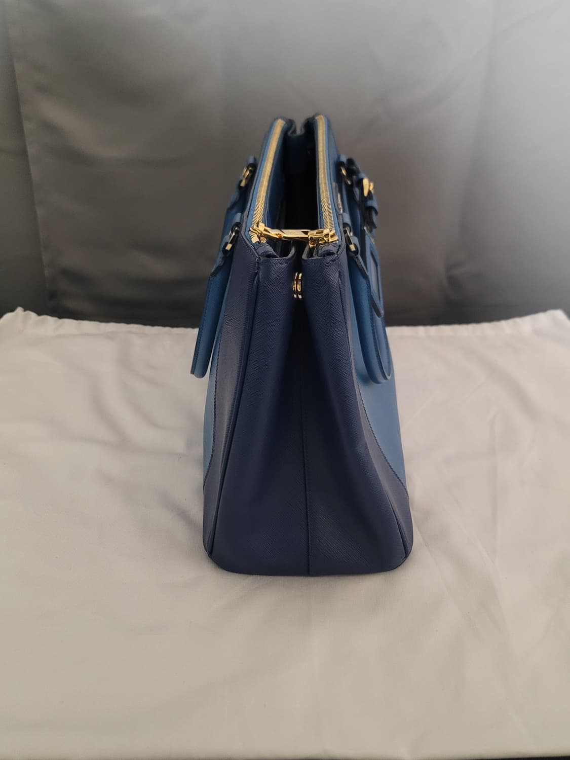 프라다 가방,크로스백토트백(디올샤넬보테가루이비통구찌셀린느생로랑발렌시아가) 상품이미지4