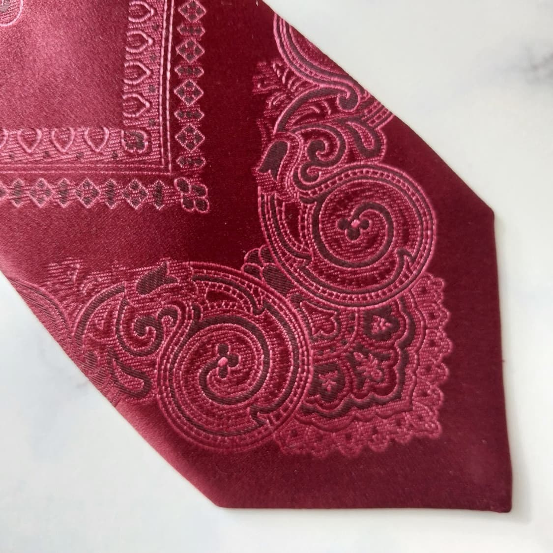 지안프랑코 페레 실크 와인 패턴 넥타이 8.7cm 새제품 K1878
 상품이미지7