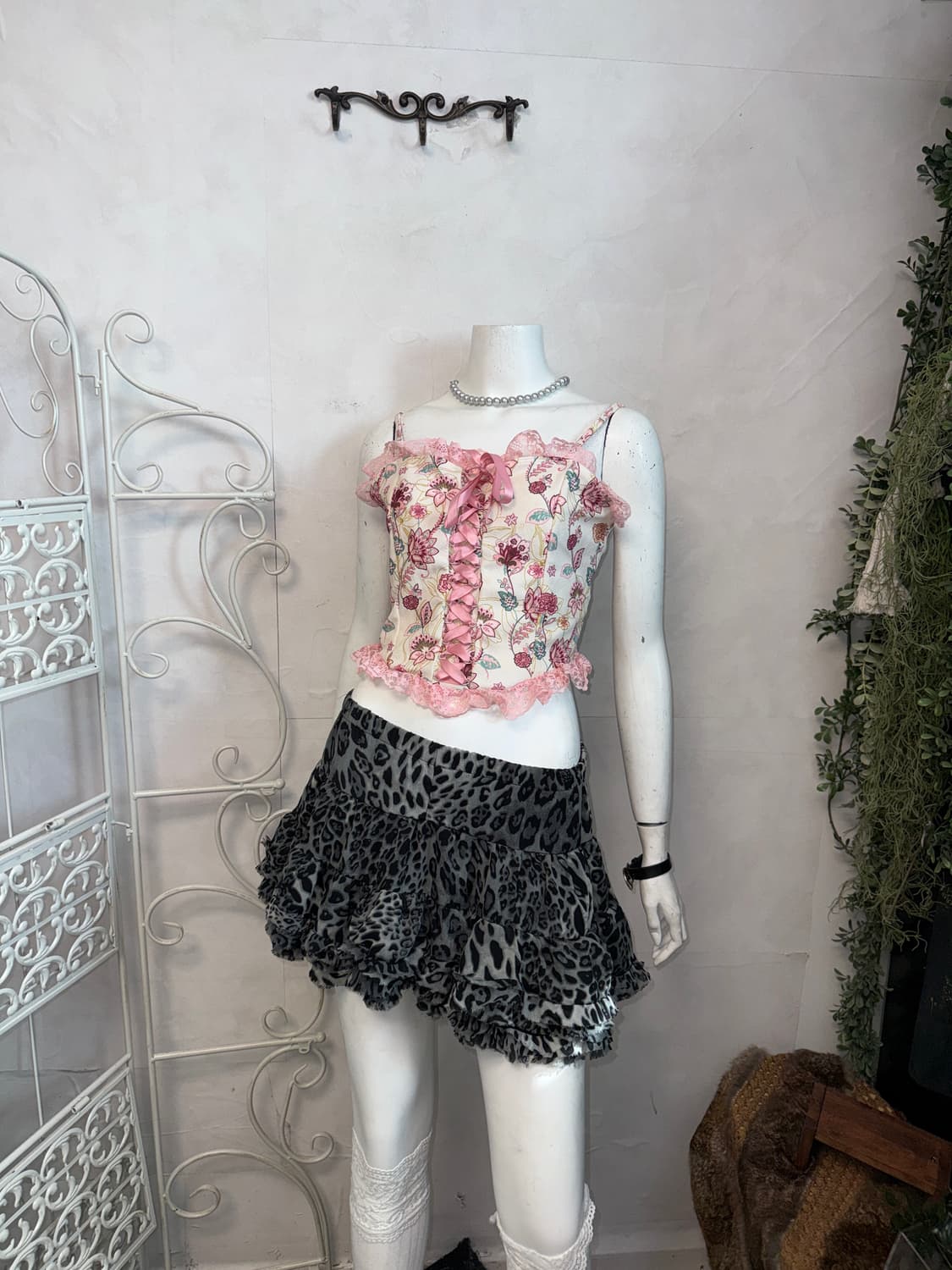 Pink oriental floral laceup sleeveless  상품이미지1