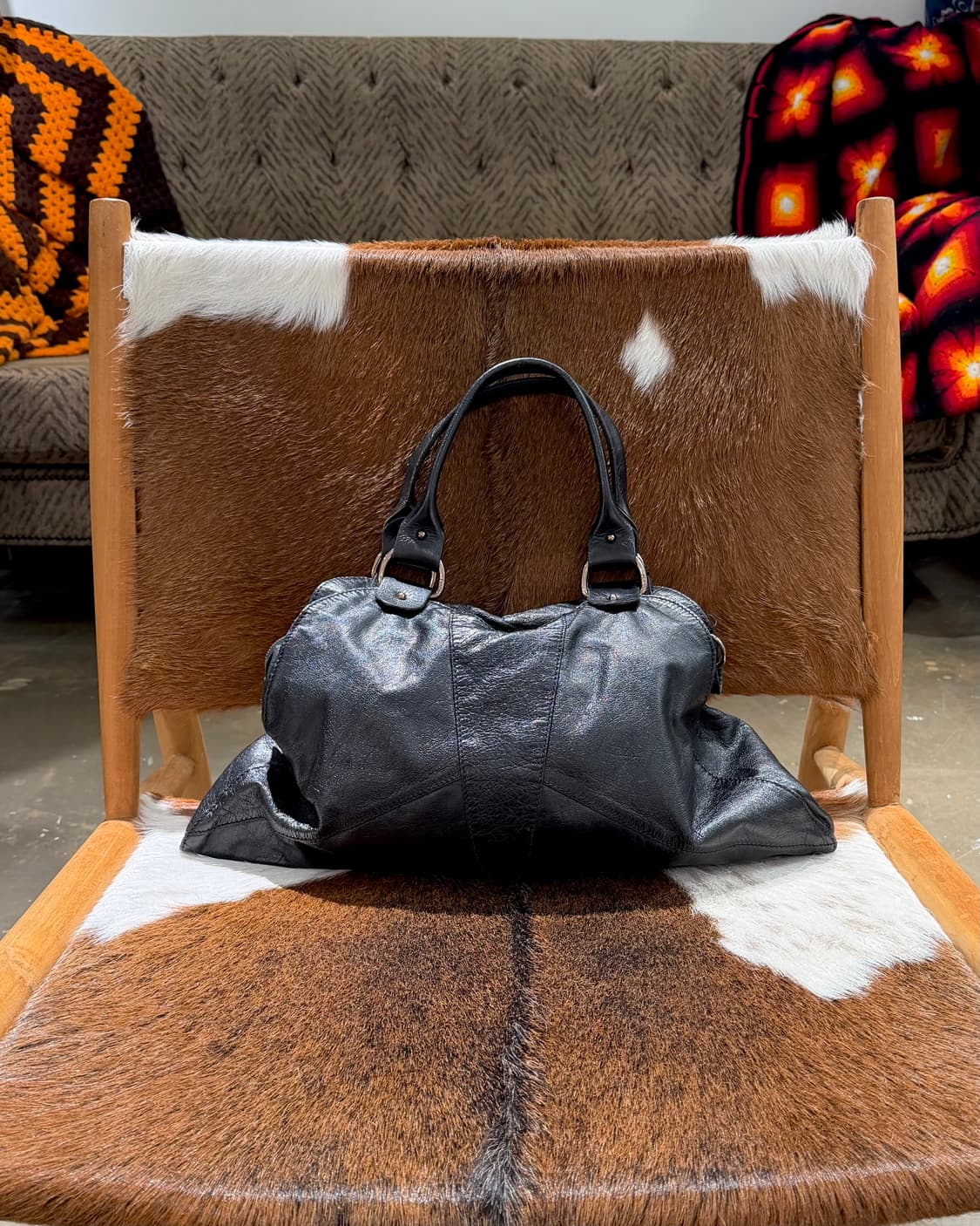 펜디 블랙 디아블로 레더 숄더백 상품이미지1