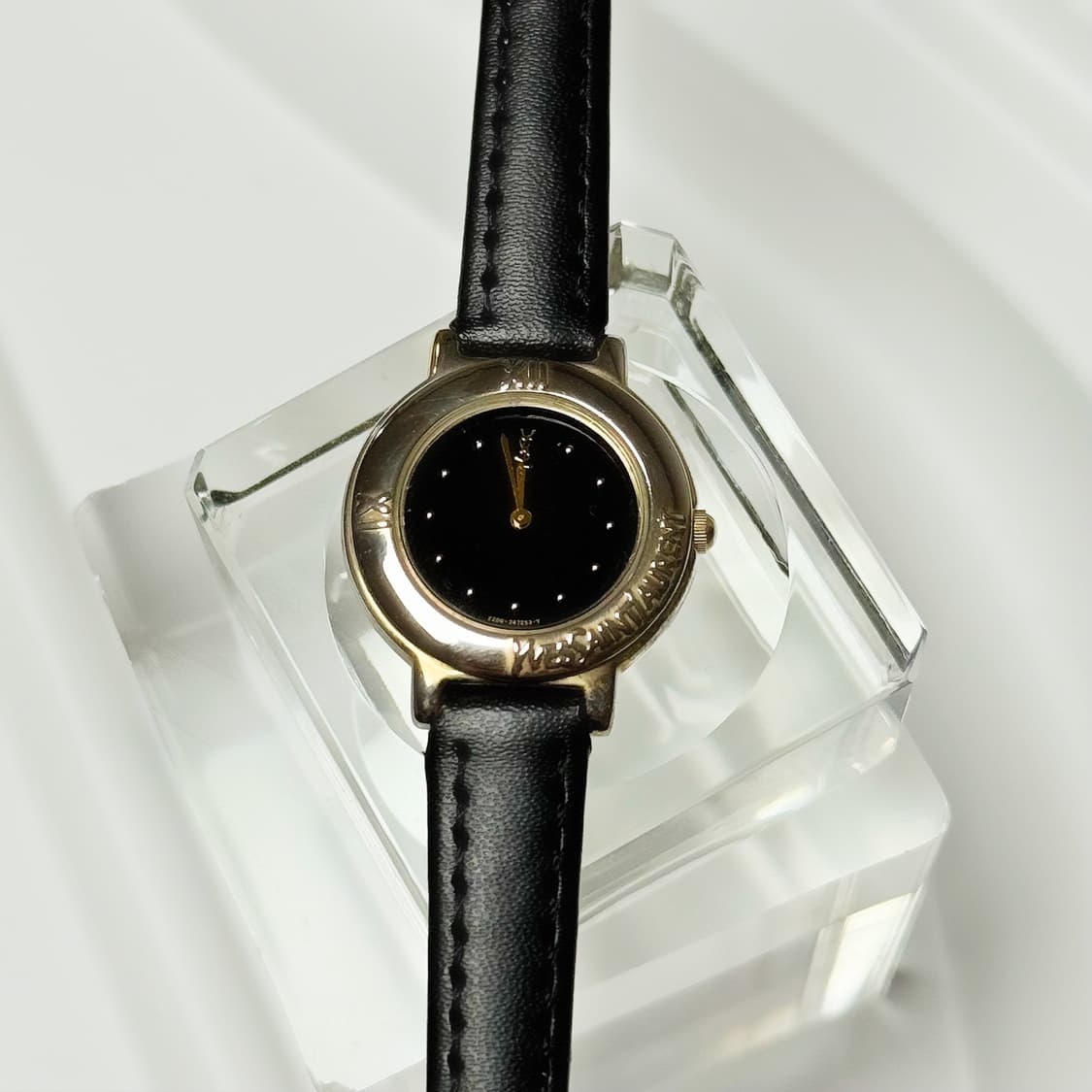 빈티지 YSL 입생로랑 빈티지 로고 각인 베젤 블랙 도트 워치 상품이미지6