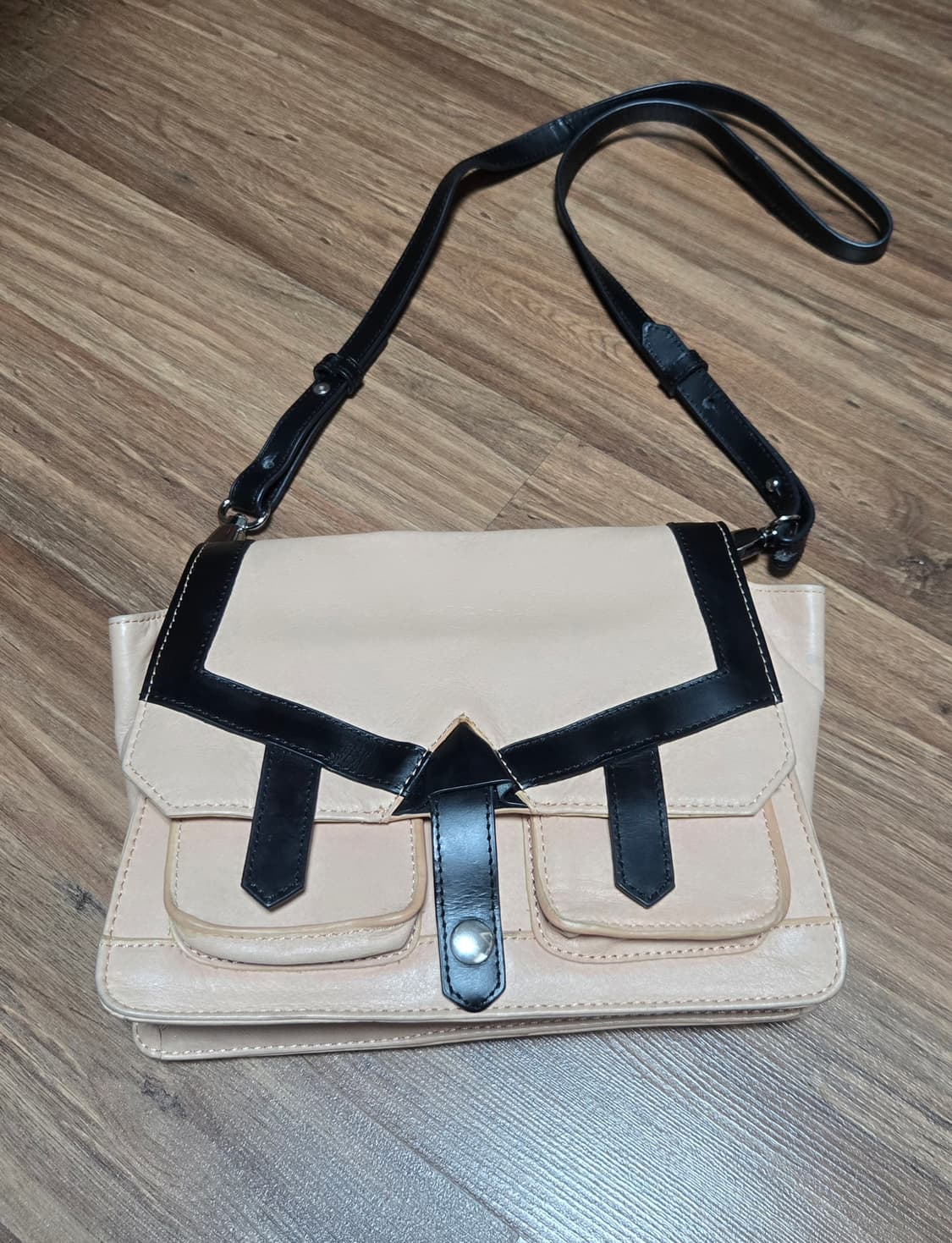 라빠레뜨  Gaya 가죽 사첼 크로스백 상품이미지1