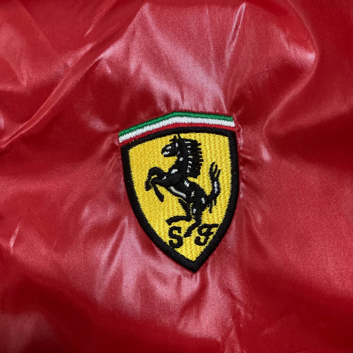 빈티지 페라리 빅로고 레드 유광 바람막이 상품이미지3