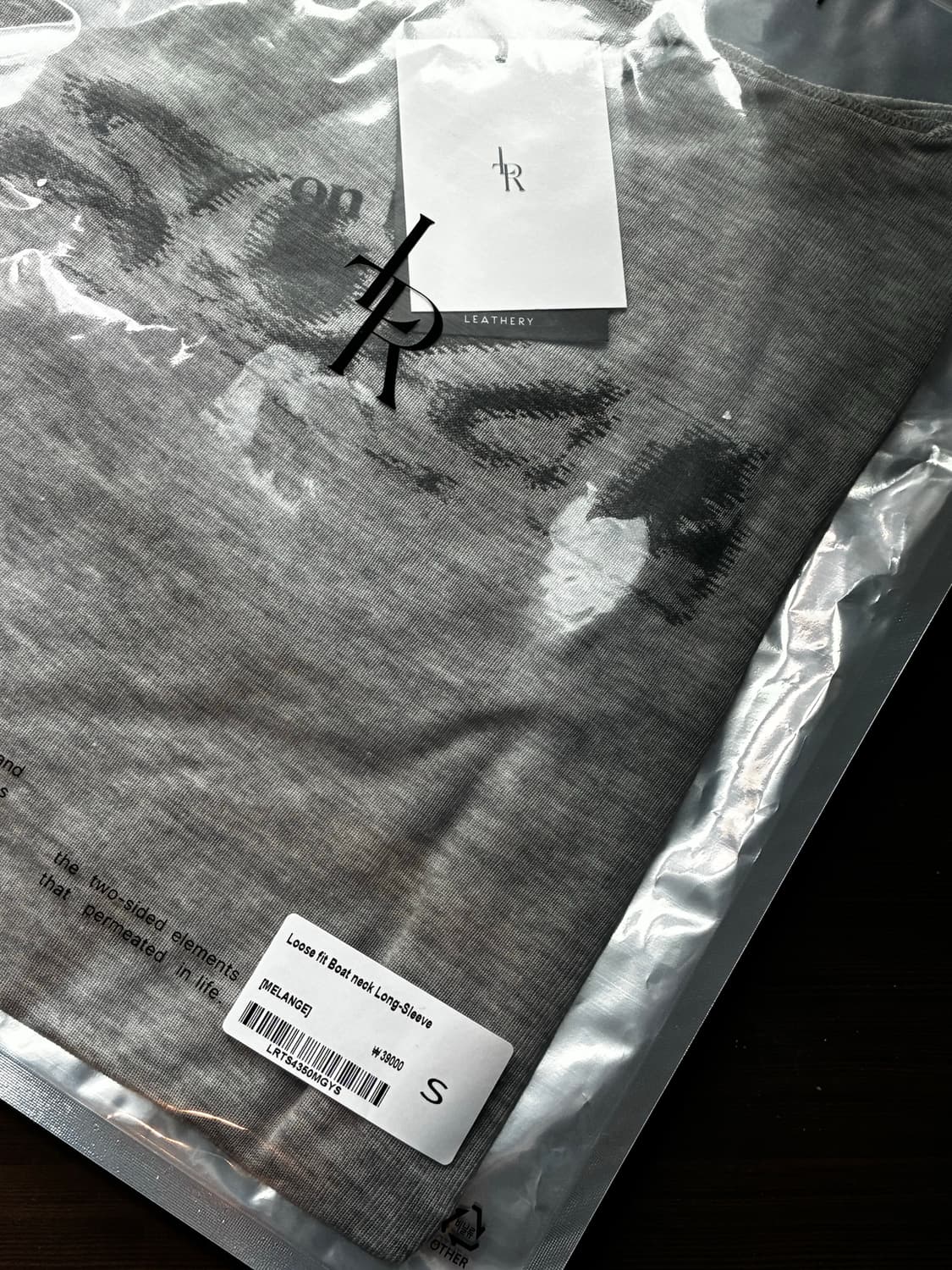 (새상품)(S) 레더리 루즈핏 보트넥 롱슬리브 MELANGE 판매 상품이미지7