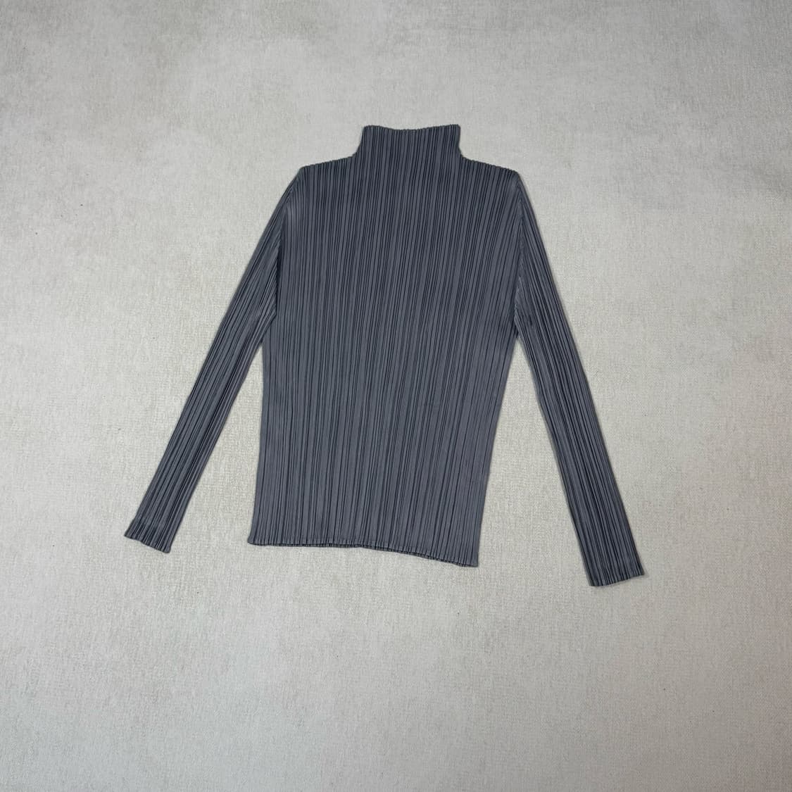 Pleats Please Gray Long Sleeve Top 상품이미지4