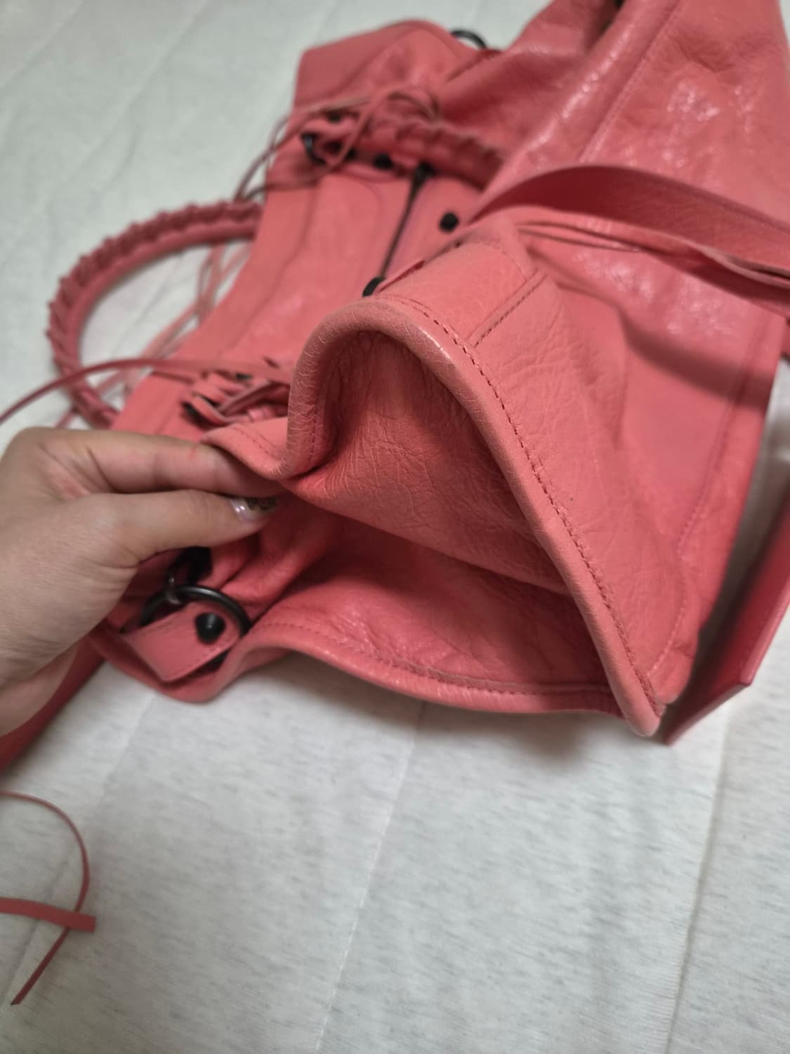 발렌시아가 클래식 르시티 모터백 핑크 상품이미지3