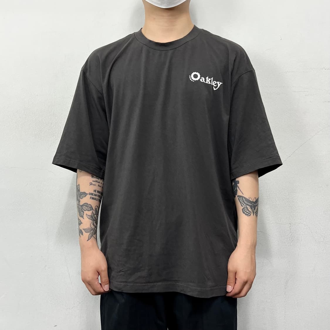 오클리 뉴 레트로 모델 2.0 반팔 상품이미지3