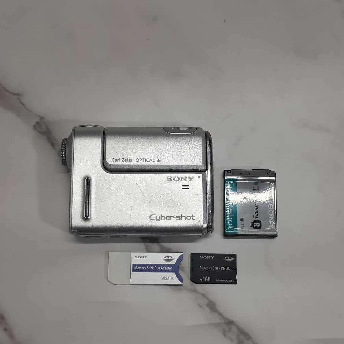 레드벨벳 슬기 디카! 소니 Cyber-shot 디지털 카메라 실버 상품이미지9