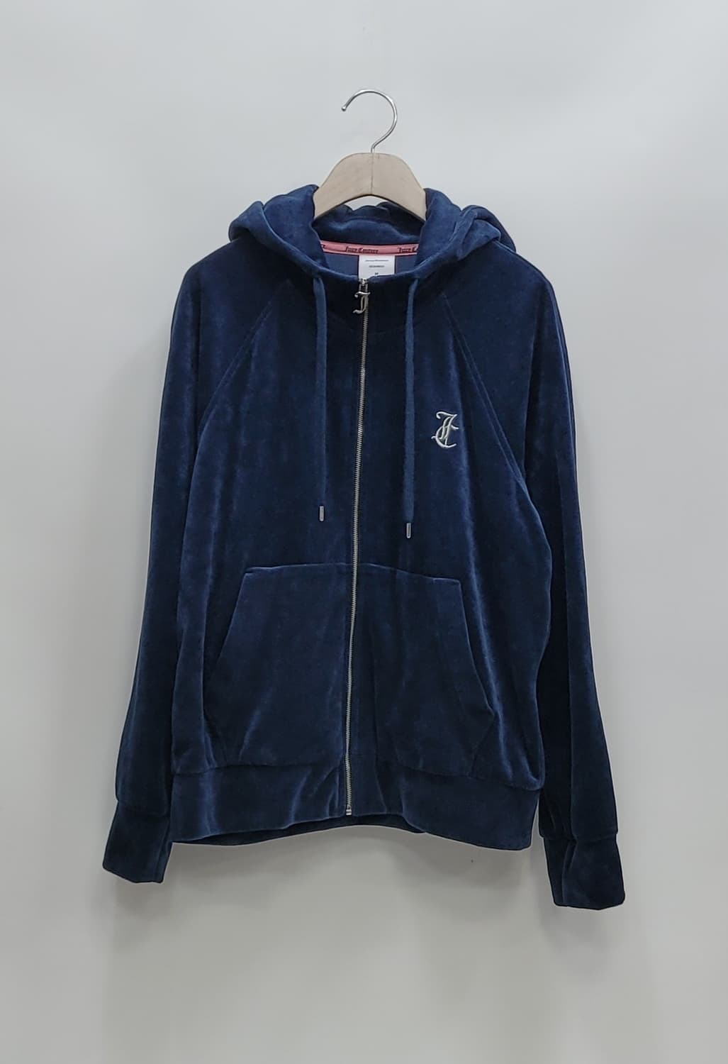 쥬시꾸띄르 23FW 큐빅 로고 벨벳 후드 집업 / 여 M 네이비
 상품이미지1