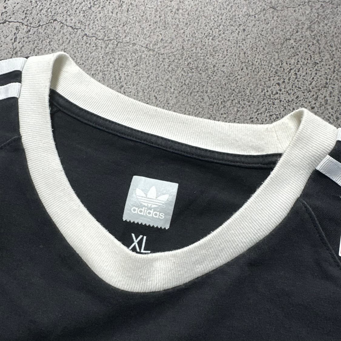 ✨ (바배) 아디다스 검흰 링거 여성 반팔티 상품이미지6