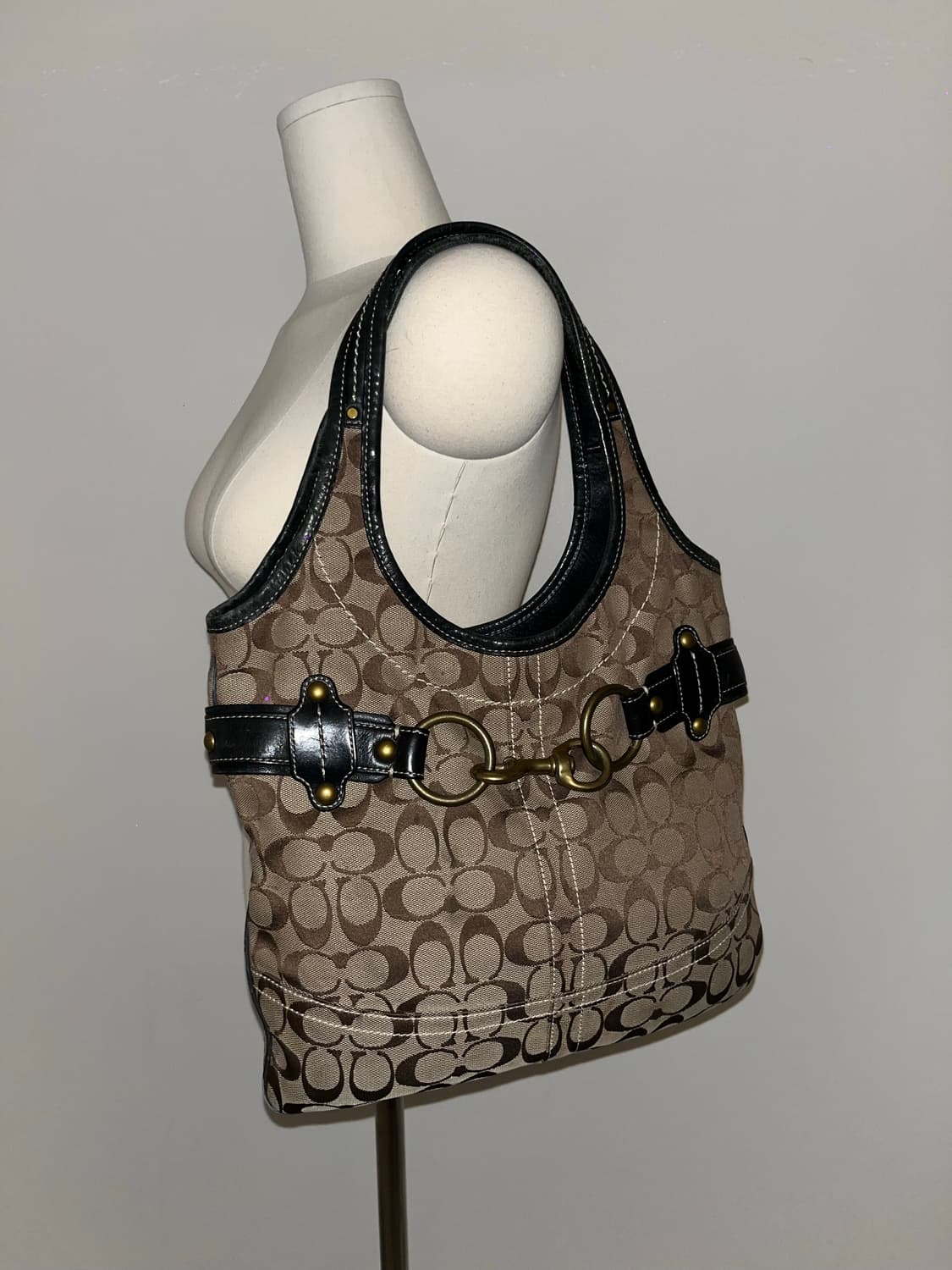 Coach Beige & Black Shoulder Bag 상품이미지2