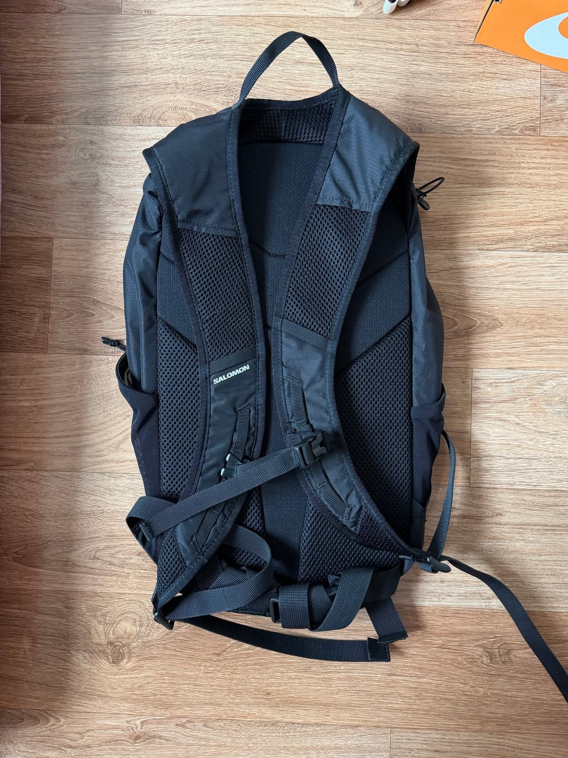 살로몬 백팩 10L 상품이미지2