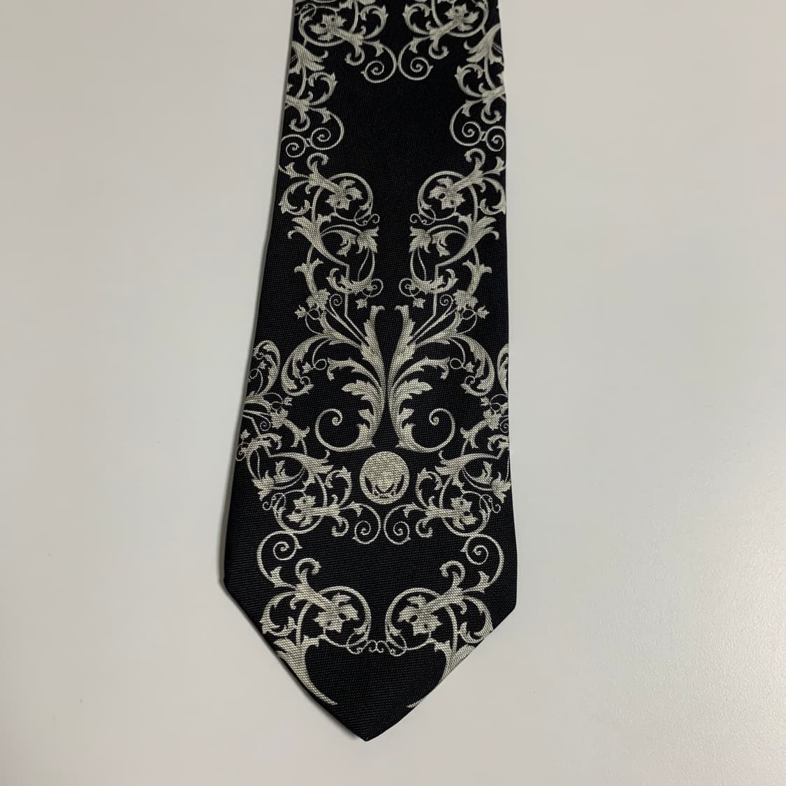 베르사체(VERSACE) 신형라벨 블랙컬러 페이즐리 명품넥타이 A+등급 상품이미지9