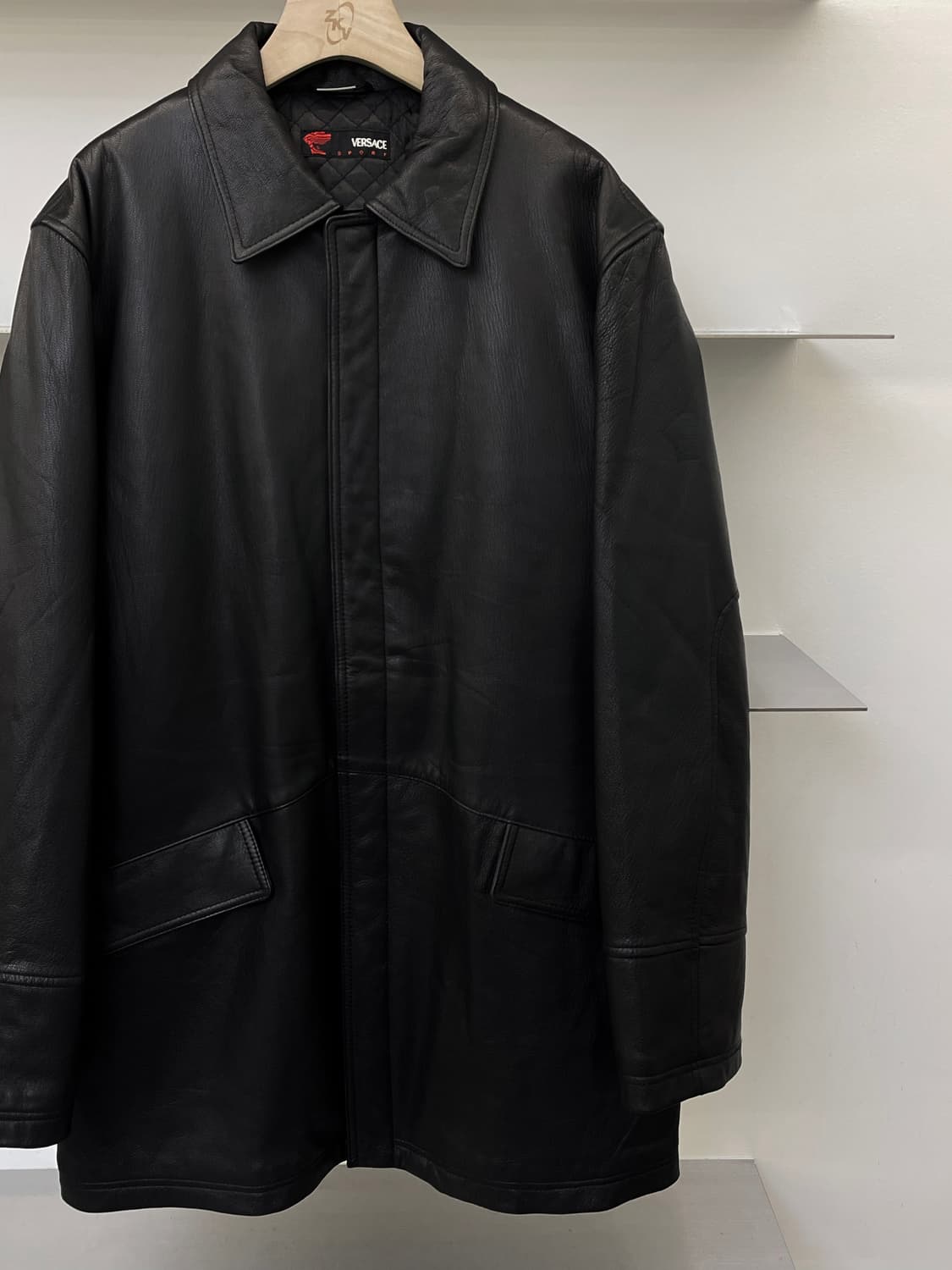 베르사체 스포츠 메두사 로고 카우 레더 상품이미지3