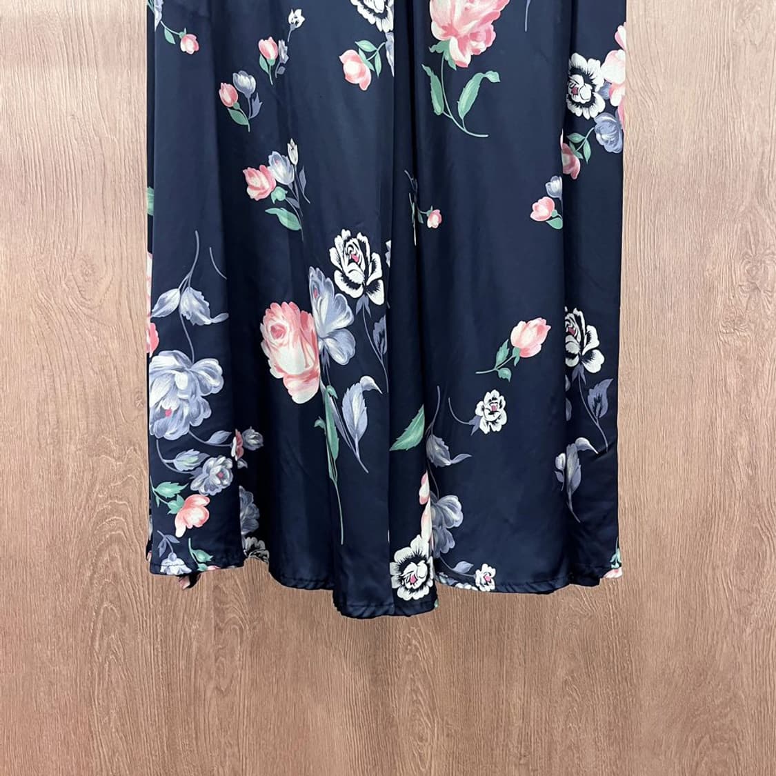 폴로 랄프 로렌 롱 스커트 로즈 플라워 패턴 사이드 버튼 디테일 블랙 상품이미지5