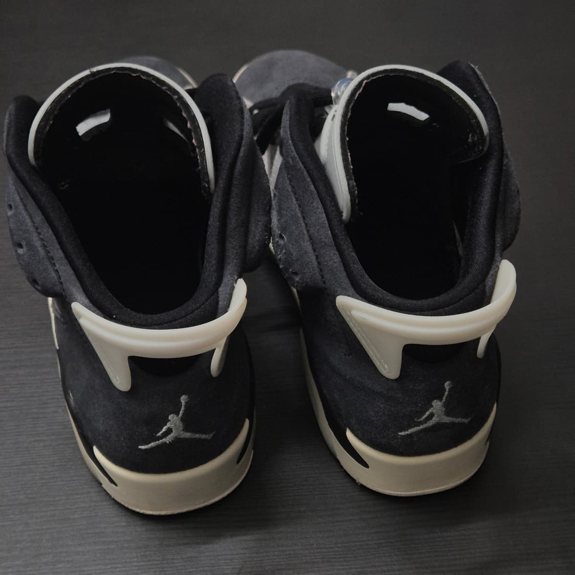 나이키 에어 조던 6 레트로 우먼스 테크 크롬 240사이즈 상품이미지3