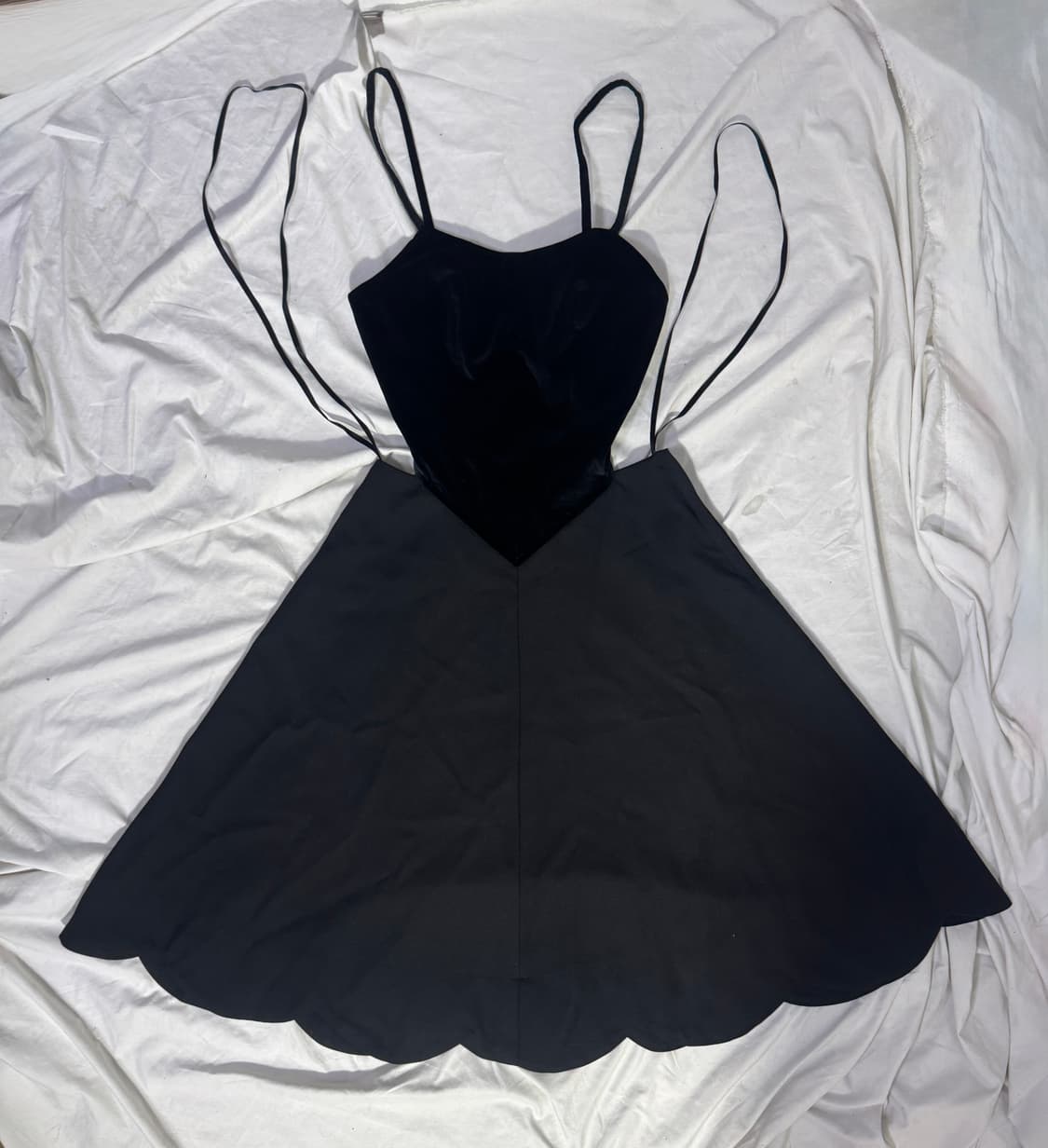 H&M 꼼데가르송 컷아웃 디테일 원피스 벨벳 상품이미지1