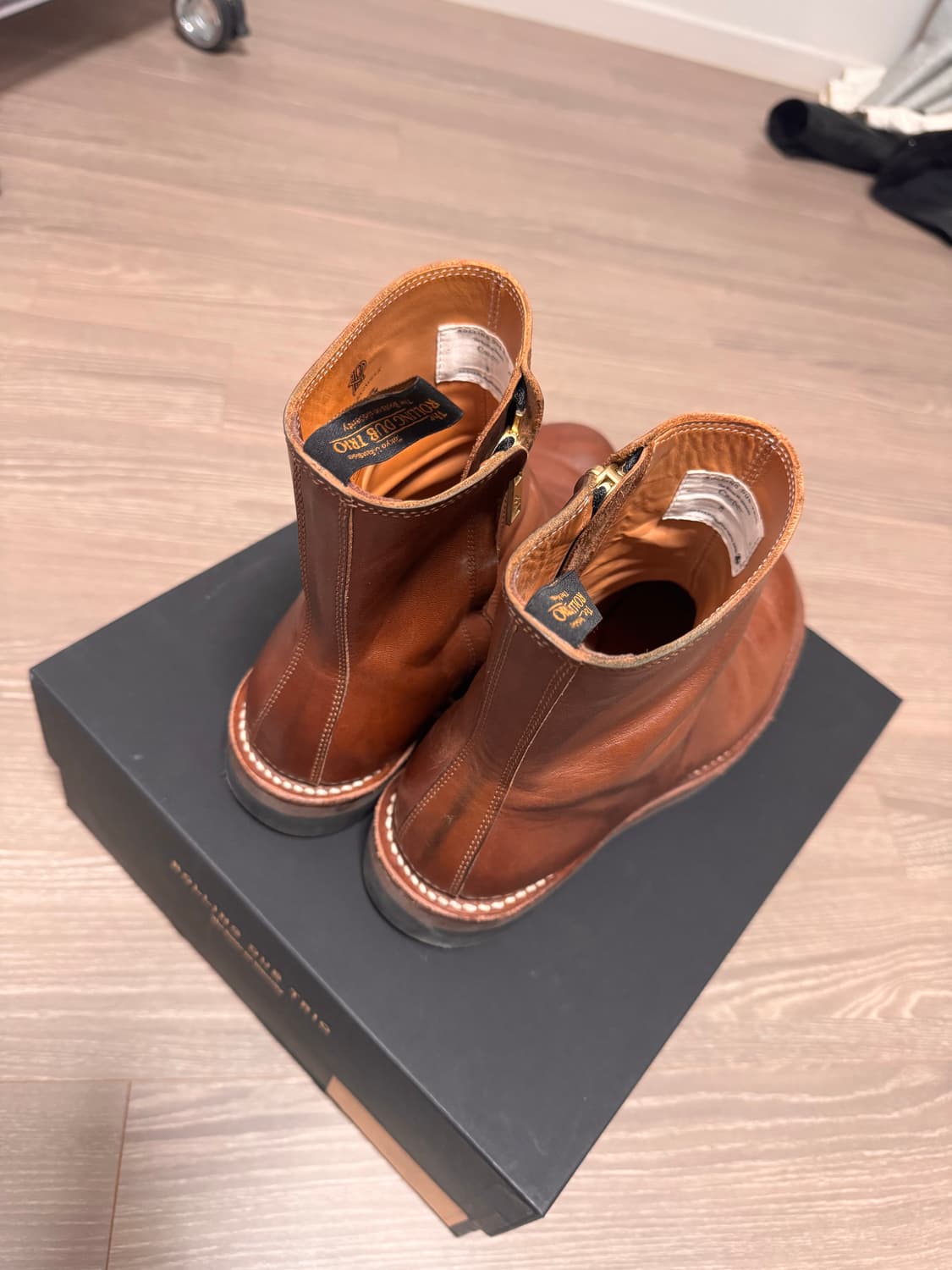 롤링덥트리오 네추럴 홀스프런트 캐스퍼 8사이즈 팝니다. 상품이미지2