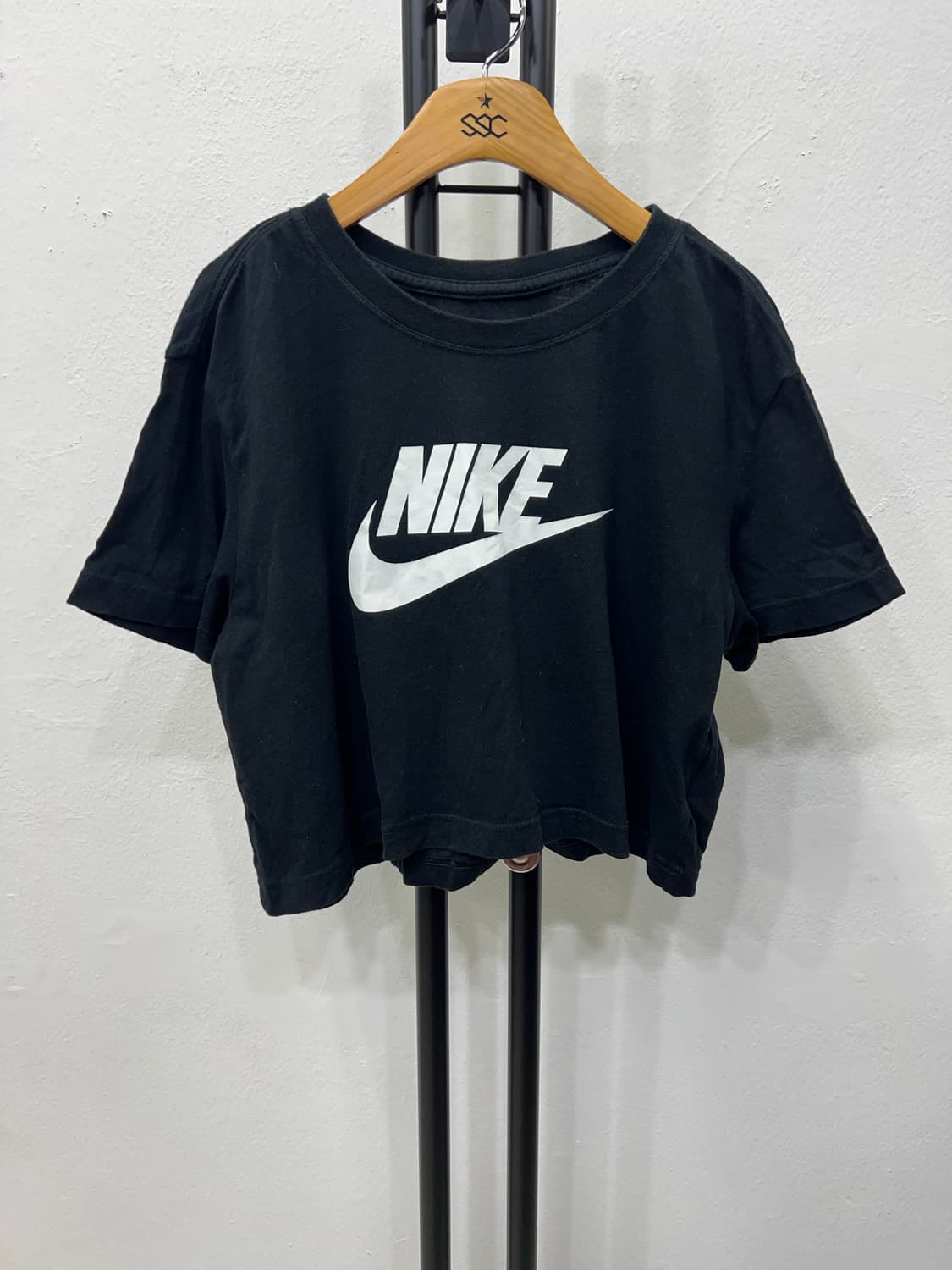 정품) 나이키 여성 크롭 루즈핏 반팔티 M 상품이미지1