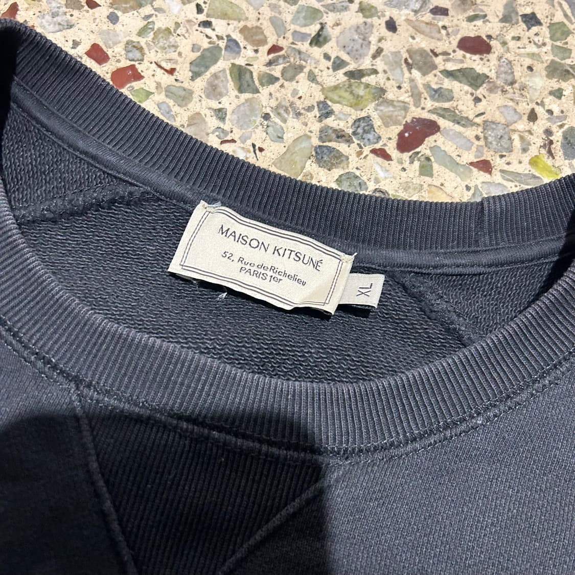 메종키츠네 블랙 로고 맨투맨 상품이미지5
