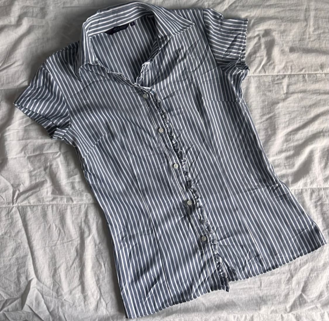 일본 빈티지 하늘 블루 스트라이프 프릴 디테일 셔츠 상품이미지1