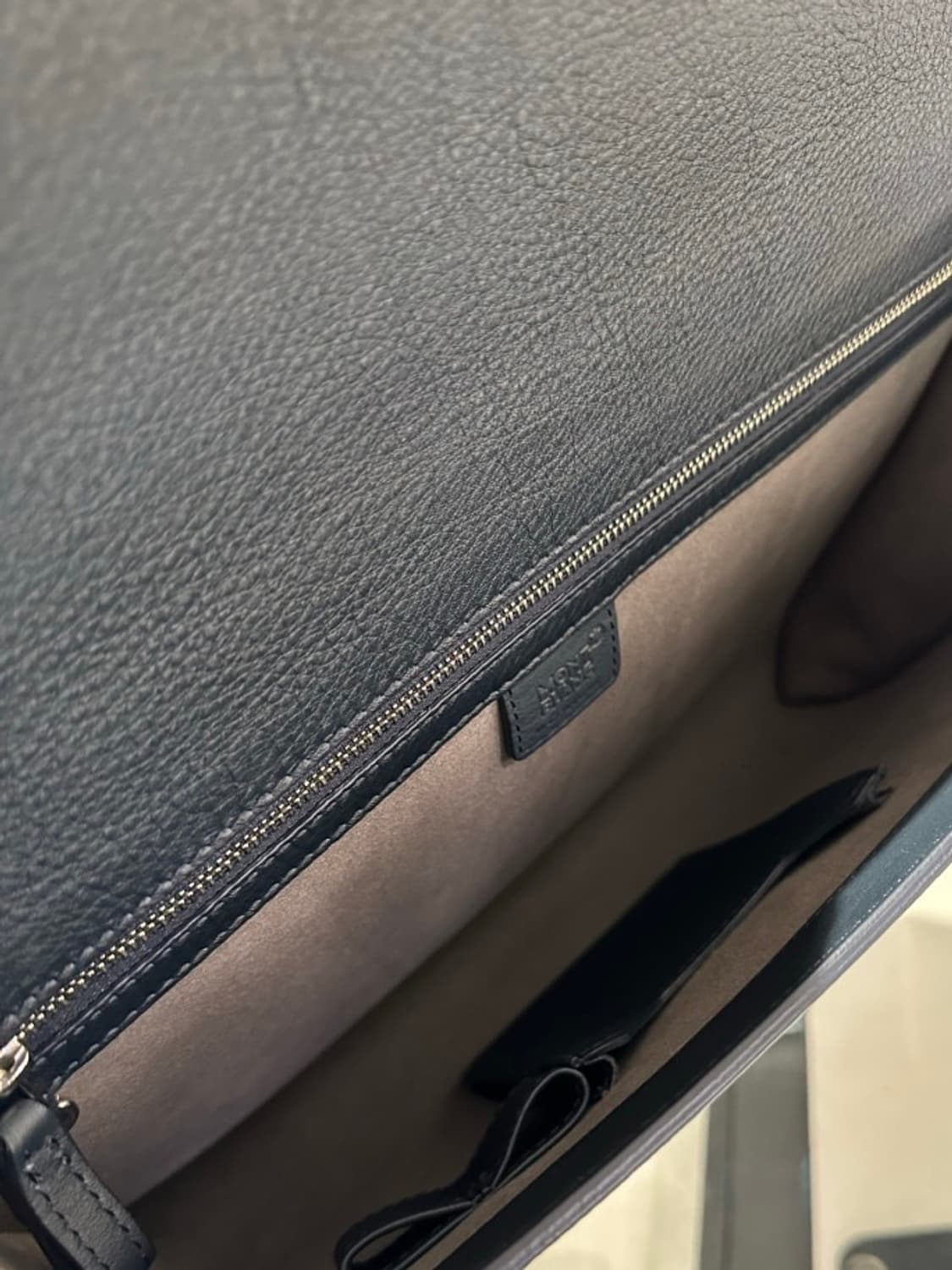 몽블랑 스푸마토 포트폴리오 플랩 클러치백 (123714)_네이비 상품이미지5