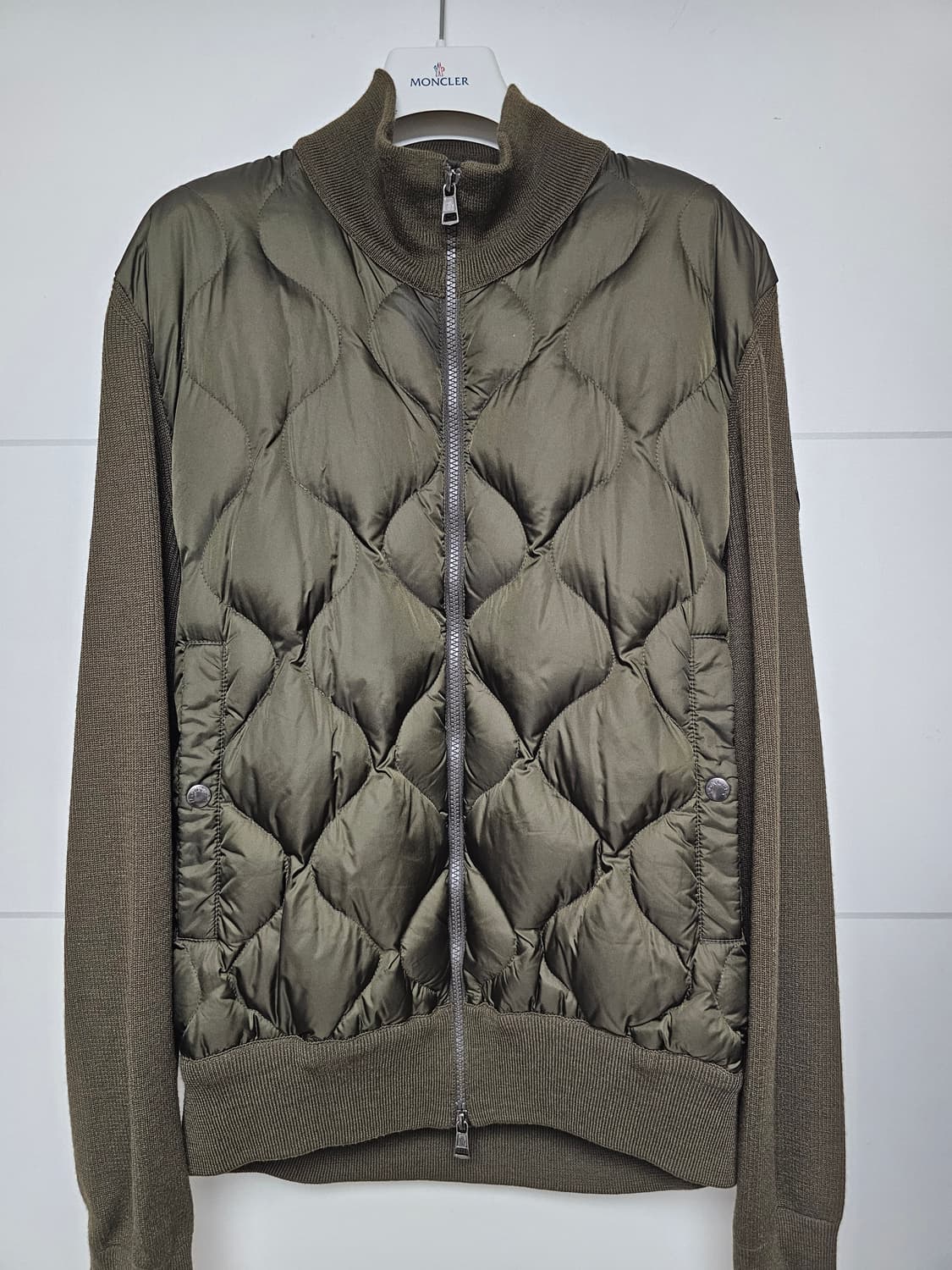 몽클레어  MAGLIONE 트리콧 니트 패딩(XL/신세계정품) 상품이미지1