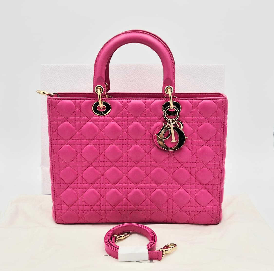 크리스찬 디올 레이디 디올 라지 토트백 겸 숄더백 상품이미지1