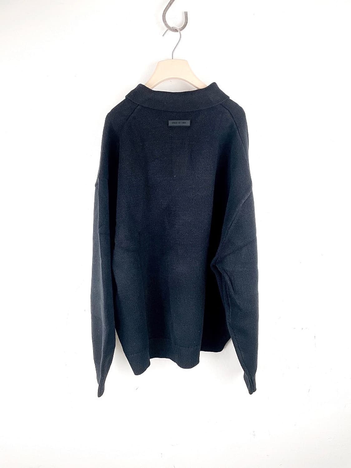 (정품/새상품) 에센셜 피어오브갓 남성 제트 블랙 폴로 카라 니트 상품이미지3