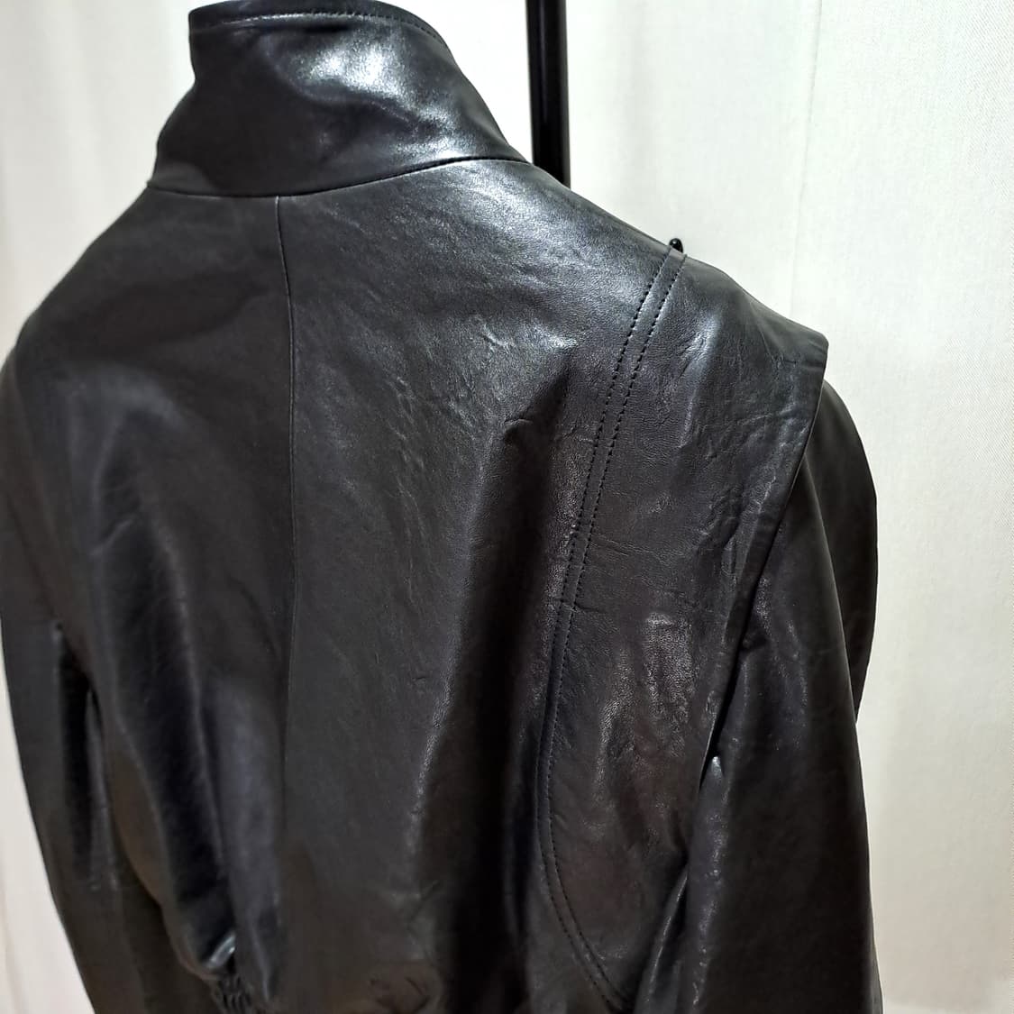 (여성) JULL-LOG 줄로그 양가죽 하이넥 크롭자켓 FREE B608 상품이미지6