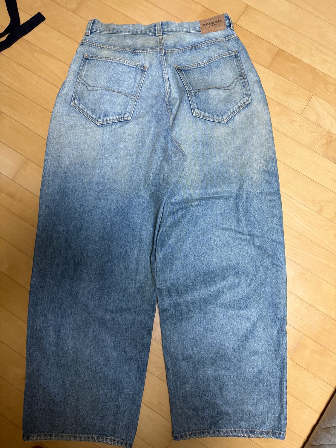 발렌시아가 라지배기 코팅진 상품이미지2